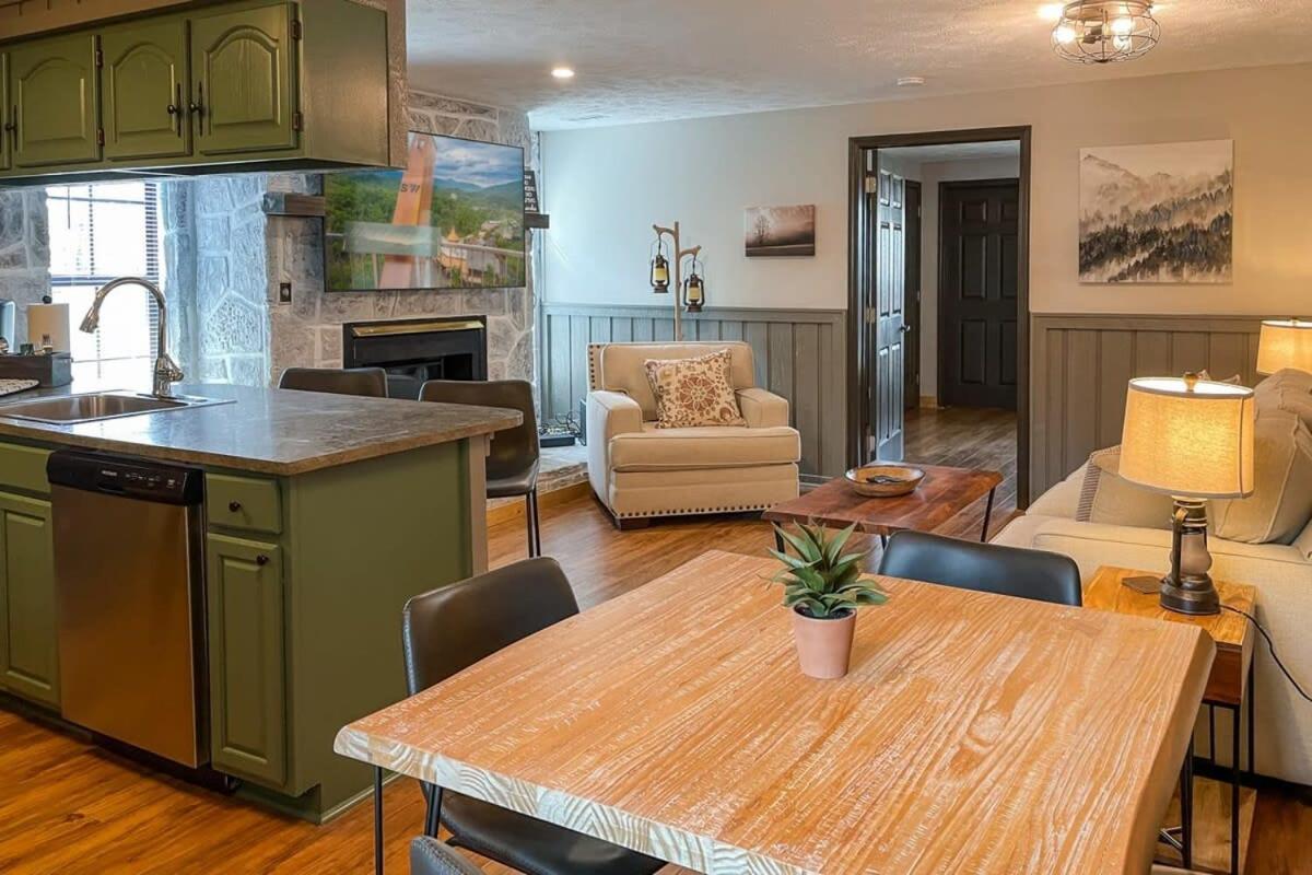 Mountain Views At Dolly'S Castle Unit 7 Villa Sevierville Exterior photo